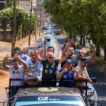 Professor Alcides juntamente com apoiadores no ponto de encontro das 22 carreatas realizadas neste domingo