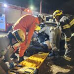 Bombeiros socorrem vítimas de grave acidente no Santa Genoveva, em Goiânia