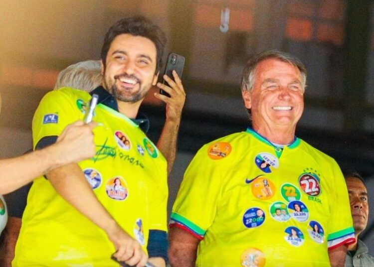 Bolsonaro vai acompanhar votação ao lado de Fred Rodrigues no domingo