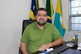 Marcus Vinícius é reeleito prefeito de Fazenda Nova