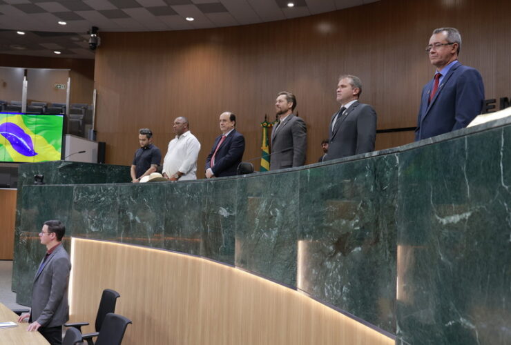 Alego homenageia profissionais de óptica e optometria em sessão solene