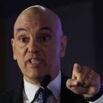 Moraes diz que Eduardo Bolsonaro interfere em processo na Corte