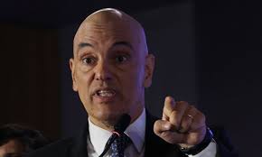 Moraes diz que Eduardo Bolsonaro interfere em processo na Corte