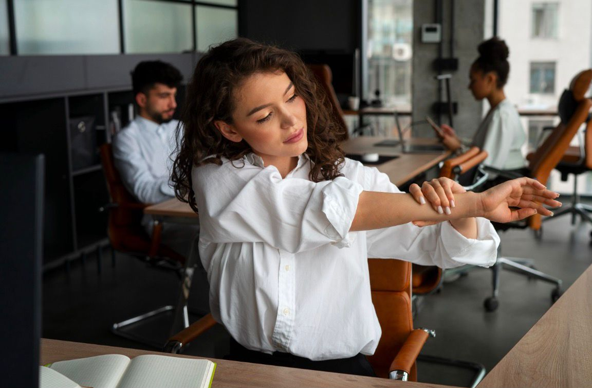 Abril Verde: as microlesões silenciosas que transformam a dor em rotina de trabalho