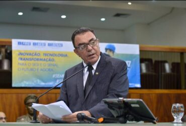 Enquanto deputado estadual, Luiz Cèsar Bueno atuou em defesa das mulheres, dos professores, da educação, da saúde e de infraestrutura para Goiás